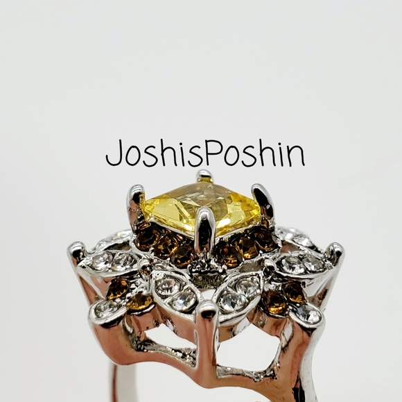 Silver yellow citrine flower shape ring - Picture 3 of 13